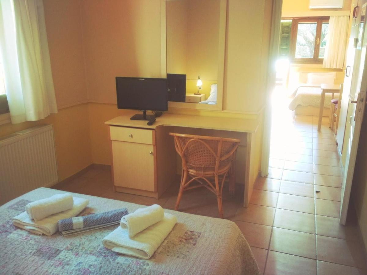 Rent Rooms Alexiou Límni Eksteriør billede