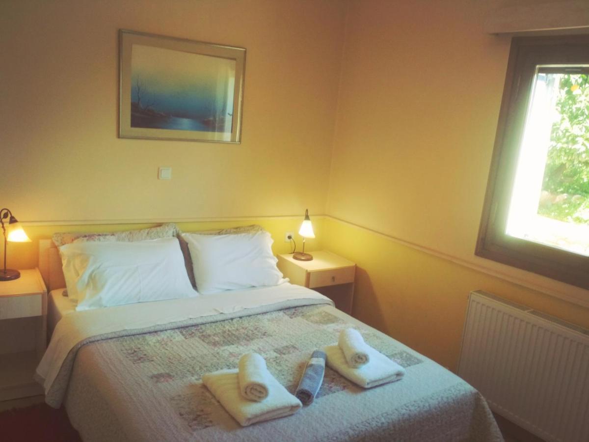Rent Rooms Alexiou Límni Eksteriør billede