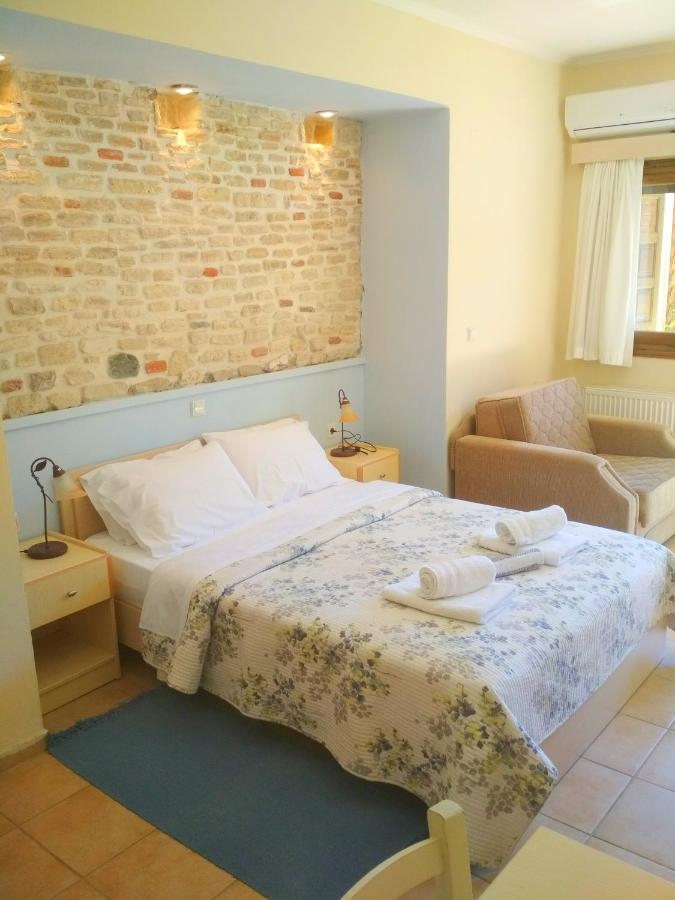 Rent Rooms Alexiou Límni Eksteriør billede
